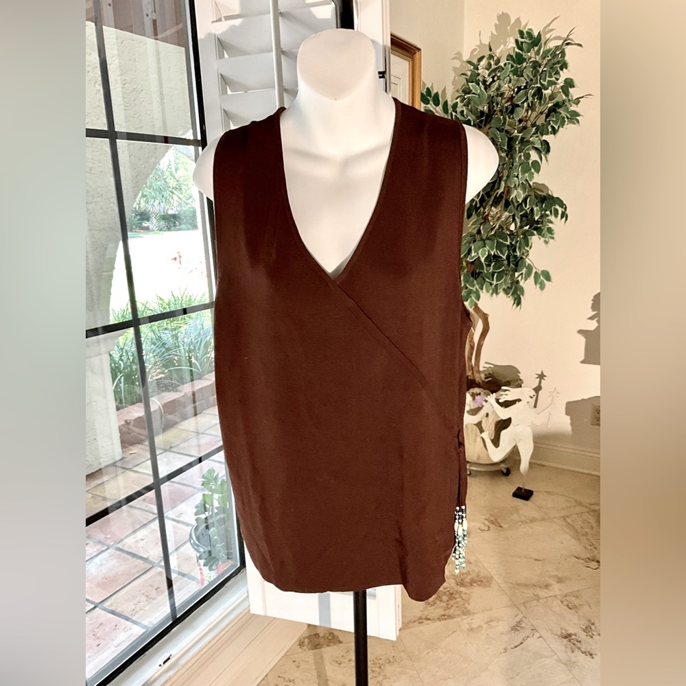 Spencer Jeremy Woman dark brown V-neck stretchy top size 1X as new!